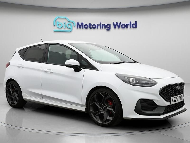 White Used 2022 Ford Fiesta ST Hatchback | £16,900 (Fair price) - Image 1/4