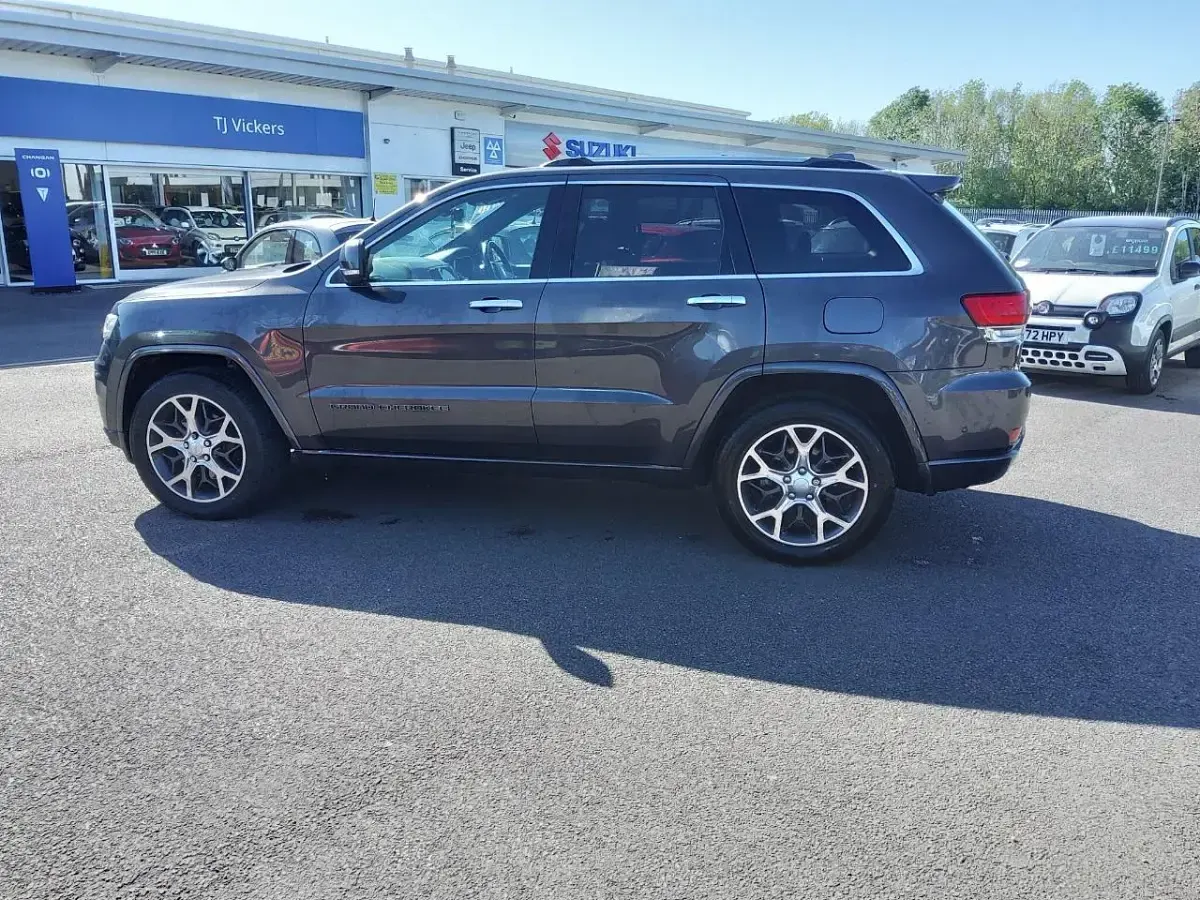 Used Jeep Grand Cherokee Overland 250 HP (183 kW) 2019 Grey SUV