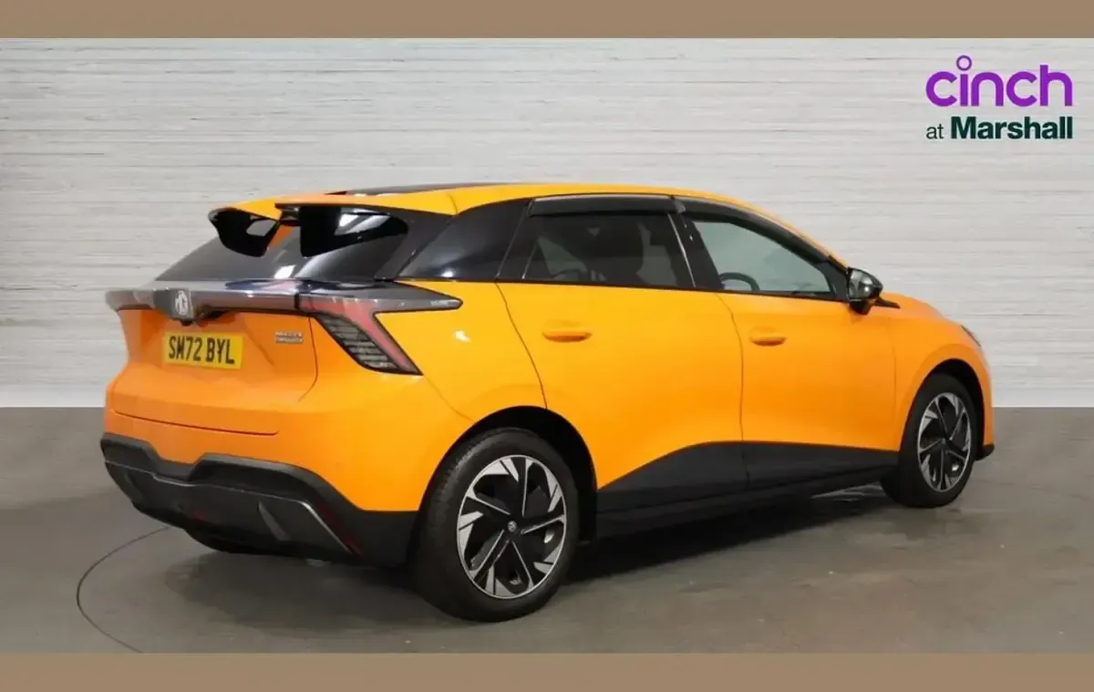 Used MG MG4 EV Trophy 150 kW (204 HP) 2022 Orange Hatchback
