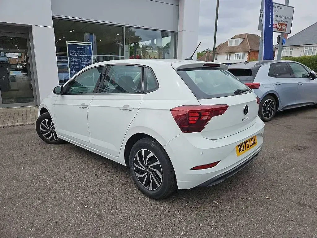 Used VW Polo Life 95 HP (69 kW) 2023 White Hatchback
