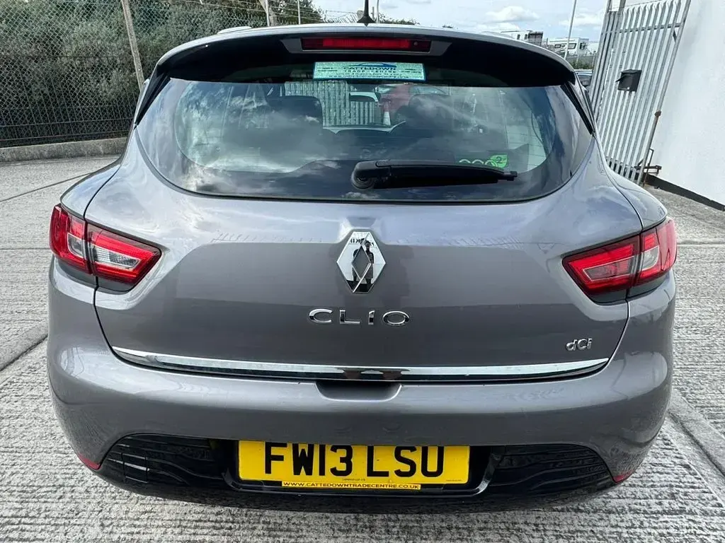Used Renault Clio Dynamique 90 HP (66 kW) 2013 Grey Hatchback