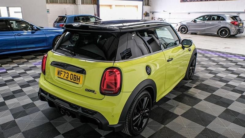 Usado Mini Cooper S Hatch 2024 Amarelo Citadino