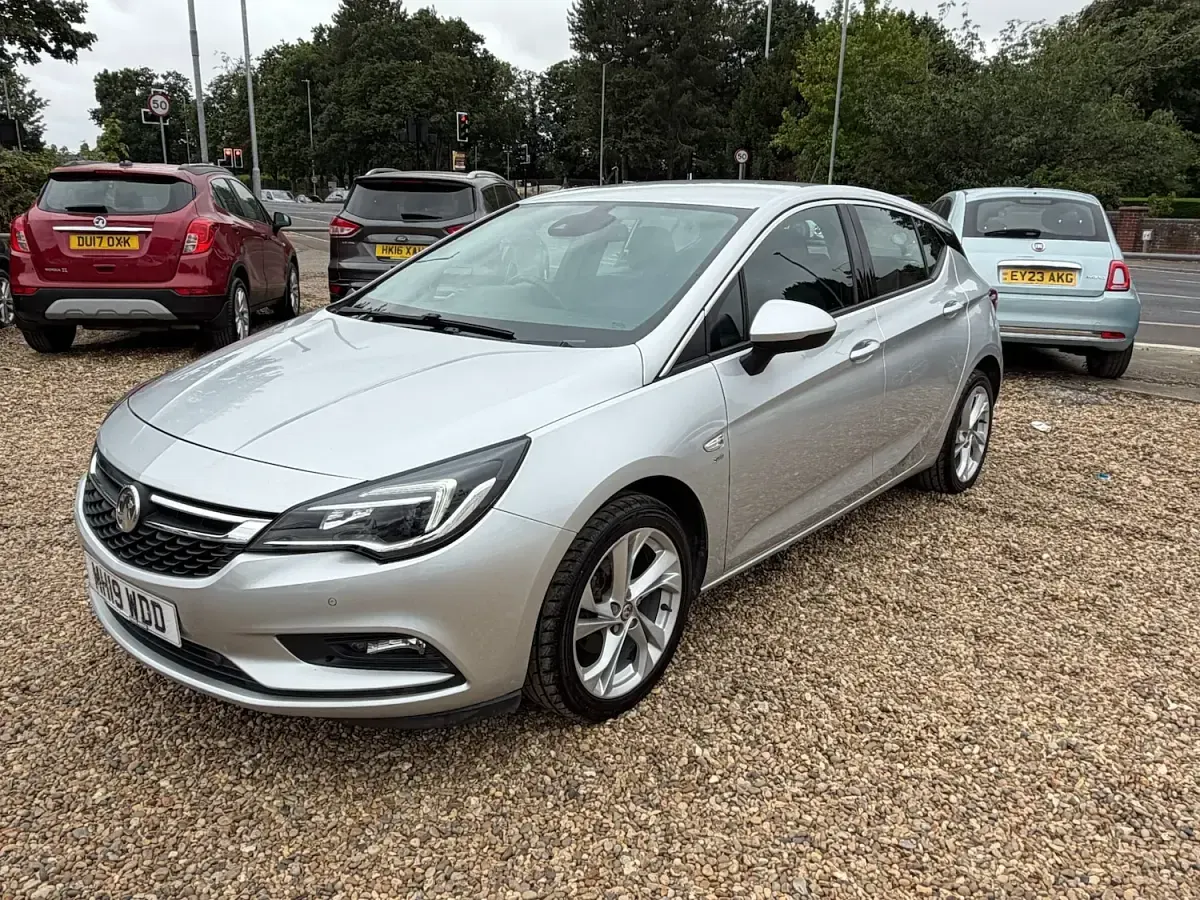 Used Vauxhall Astra SRi 150 HP (110 kW) 2019 Silver Hatchback