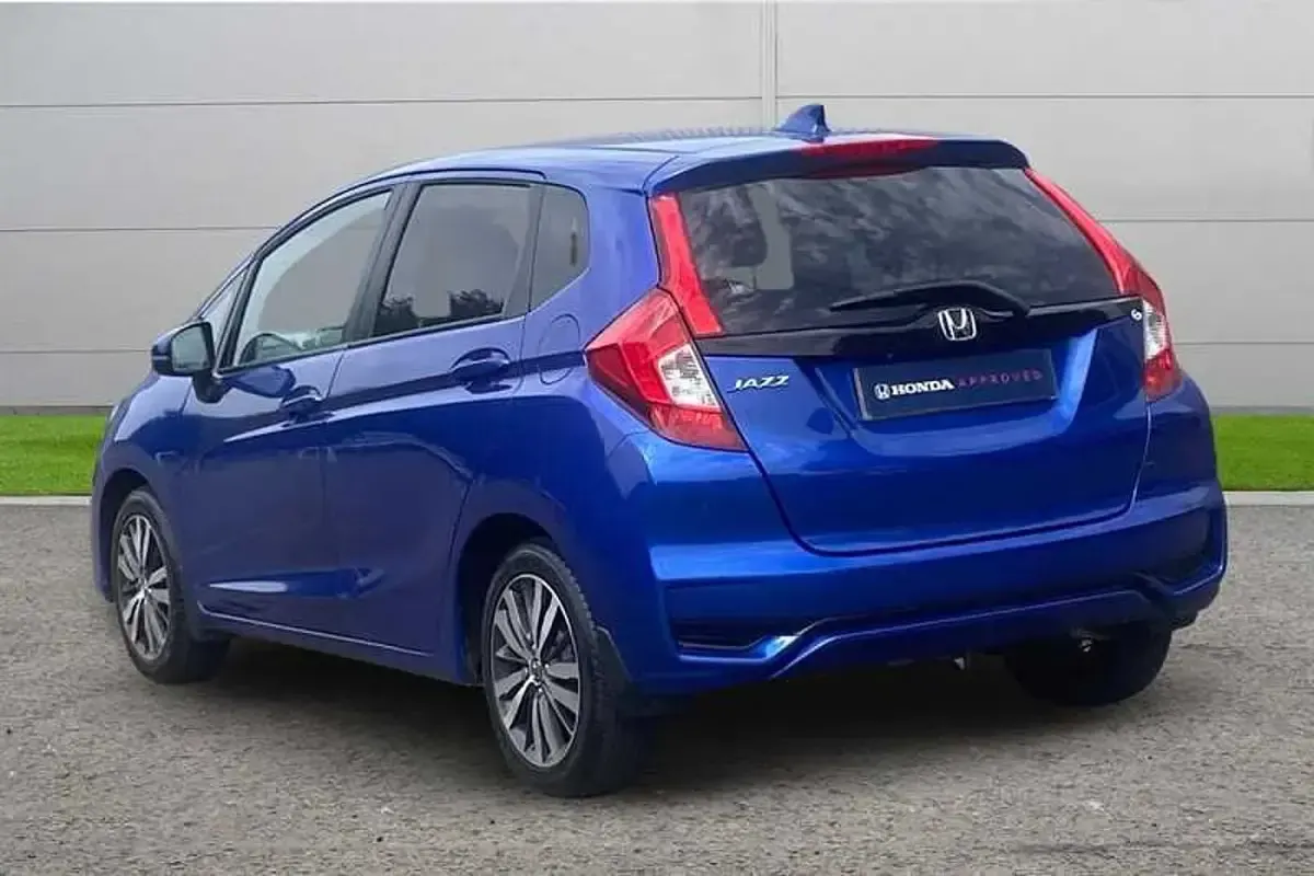 Used Honda Jazz EX 102 HP (75 kW) 2019 Brilliant sporty blue Hatchback