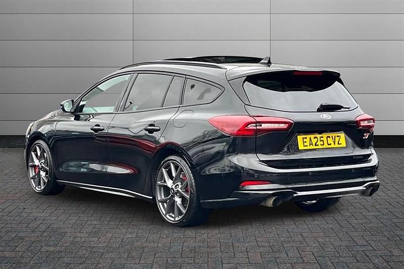 Used Ford Focus ST 280 HP (205 kW) 2025 Agate black Estate
