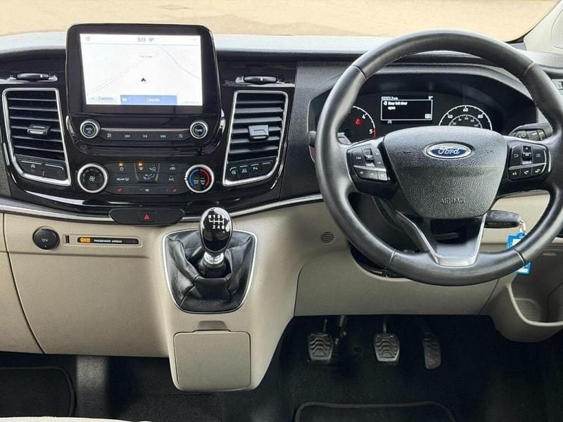 Used Ford Tourneo Custom Titanium 128 HP (94 kW) 2022 White Van