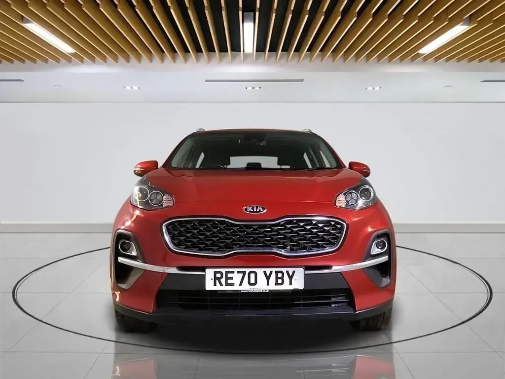 Usado Kia Sportage 136 HP (100 kW) 2021 Vermelho SUV