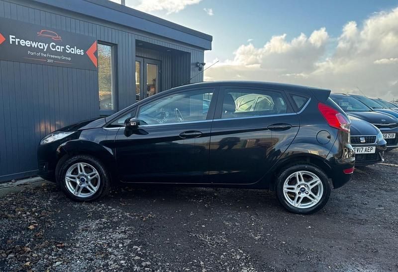 Used Ford Fiesta Zetec 105 HP (77 kW) 2013 Black Hatchback