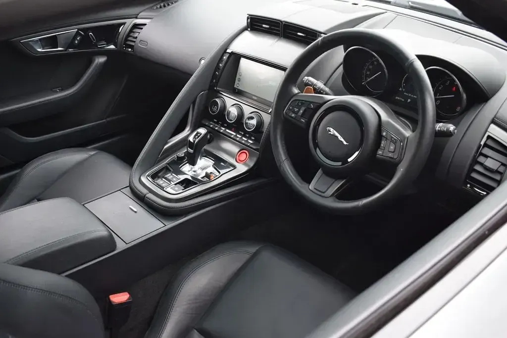 Used Jaguar F-Type Supercharged 380 HP (279 kW) 2015 Grey Coupe