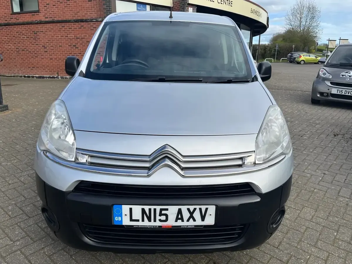 Usado Citroën Berlingo 90 HP (66 kW) 2015 Prateado Monovolume