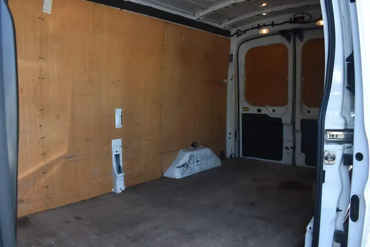 Used Ford Transit Trend 130 HP (95 kW) 2023 White Van
