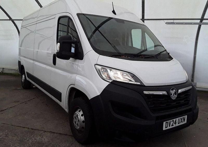 Used Vauxhall Movano S 138 HP (101 kW) 2024 White