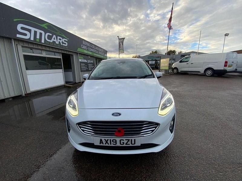 Used Ford Fiesta Titanium 100 HP (73 kW) 2019 White Hatchback