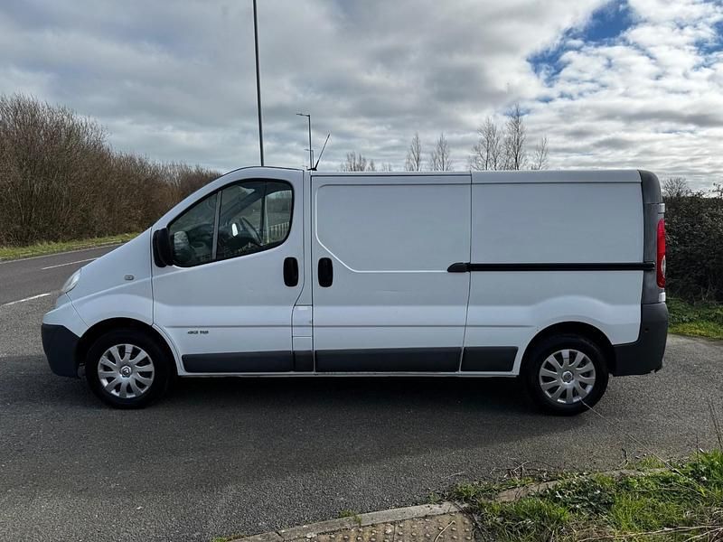 Used Renault Trafic 115 HP (84 kW) 2013 White MPV