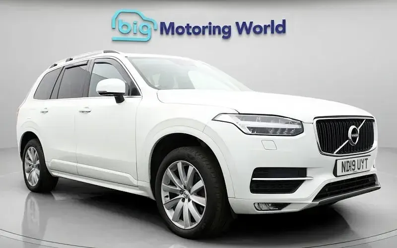 Used Volvo XC90 Momentum 235 HP (172 kW) 2019 SUV