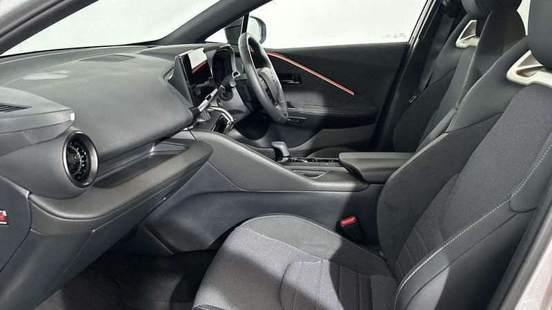 Used Toyota C-HR 2025 Silver SUV