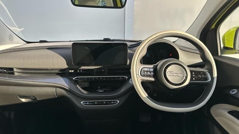 Used Fiat 500e La Prima 86 kW (118 HP) 2024 Green Hatchback