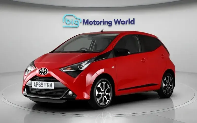Usado Toyota Aygo Trend 72 HP (52 kW) 2020 Vermelho Citadino