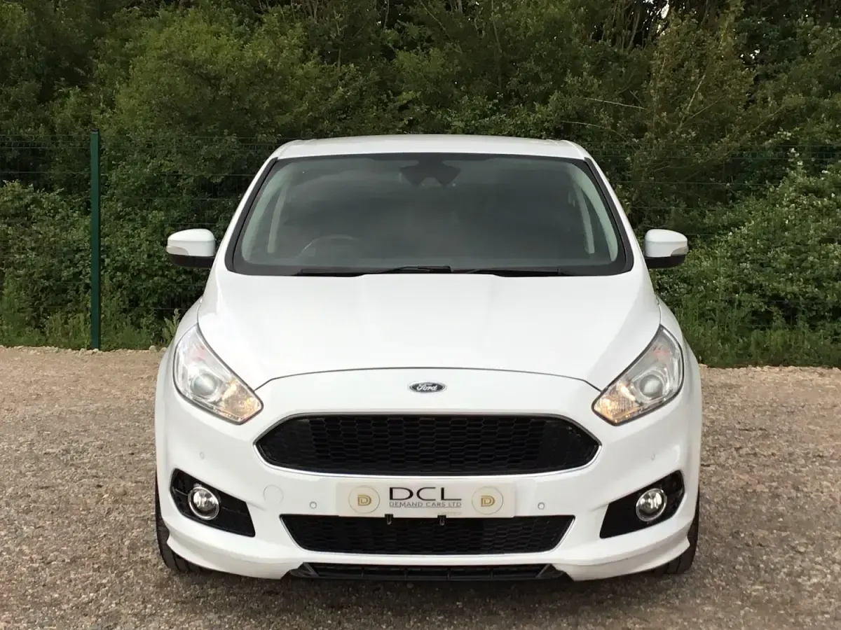 Used Ford S-MAX Sport 180 HP (132 kW) 2015 White MPV