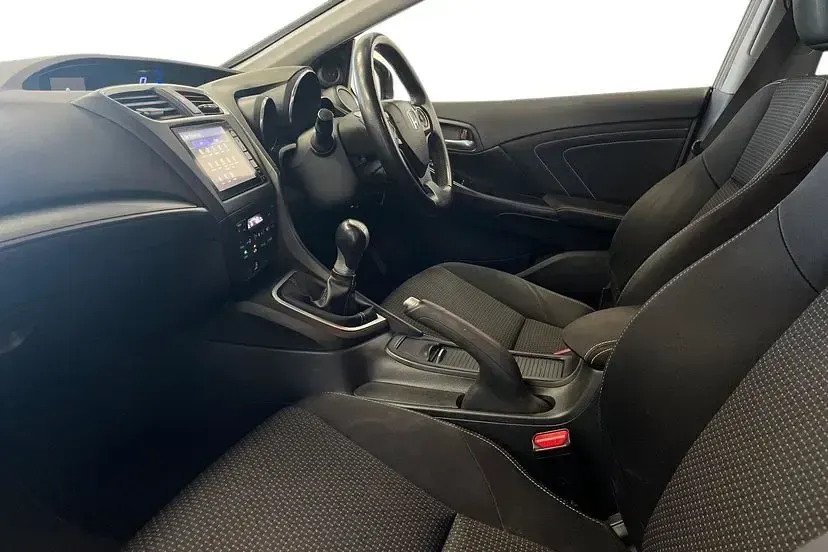 Used Honda Civic SE Plus 140 HP (102 kW) 2016 Black Hatchback