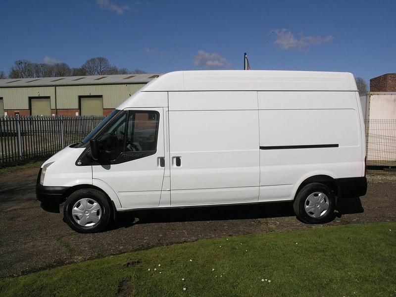 Used Ford Transit 125 HP (91 kW) 2013 White Van