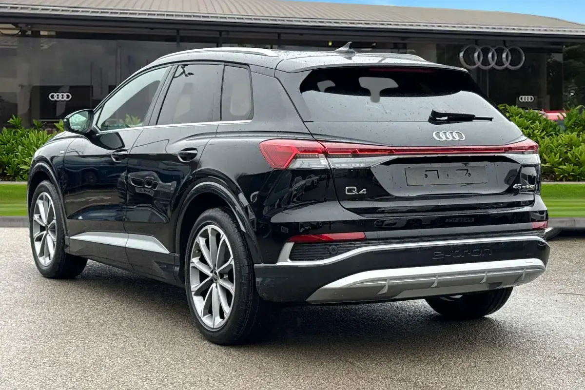 New Audi Q4 e-tron S-Line 210 kW (286 HP) 2026 Black SUV