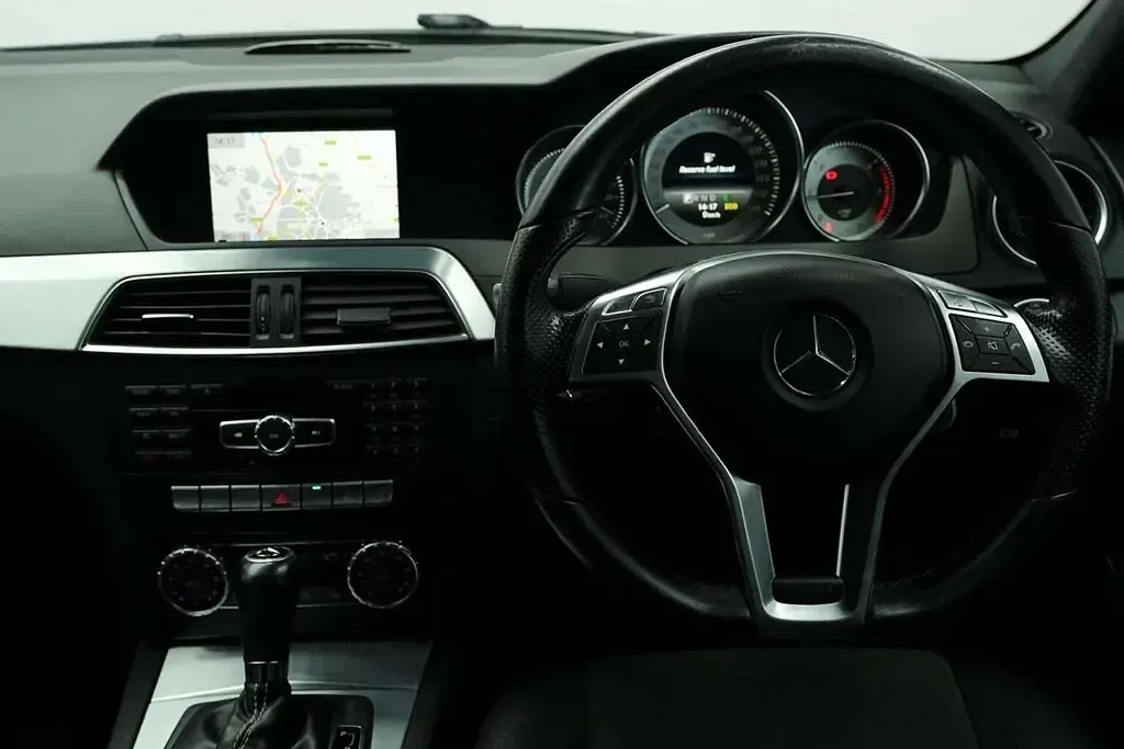 Begagnad Mercedes C220 Sport Edition 2014 Silver Sedan