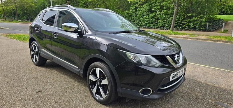 Used Nissan Qashqai N-Connecta 115 HP (84 kW) 2016 Black SUV