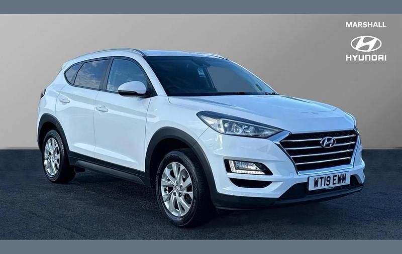 White Used 2019 Hyundai Tucson SE SUV | £10,587 (Fair price) - Image 1/4