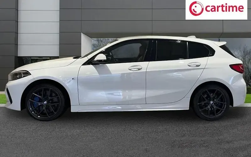 Used BMW 118 M Sport 150 HP (110 kW) 2022 White Hatchback