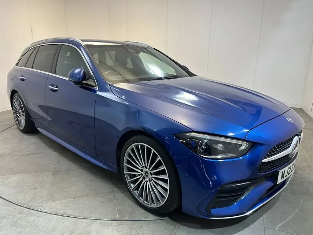 Second-hand Mercedes C220 AMG line 196 CP (144 kW) 2022 Albastru Break