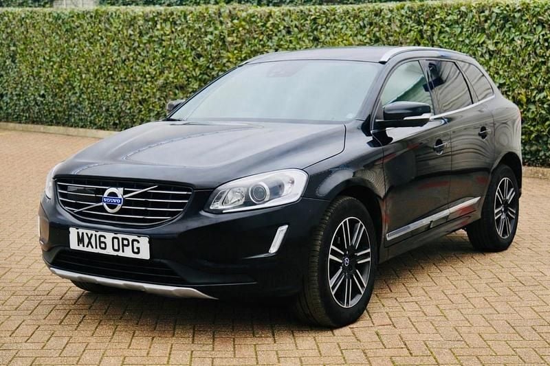 Used Volvo XC60 Momentum 2020 Black SUV