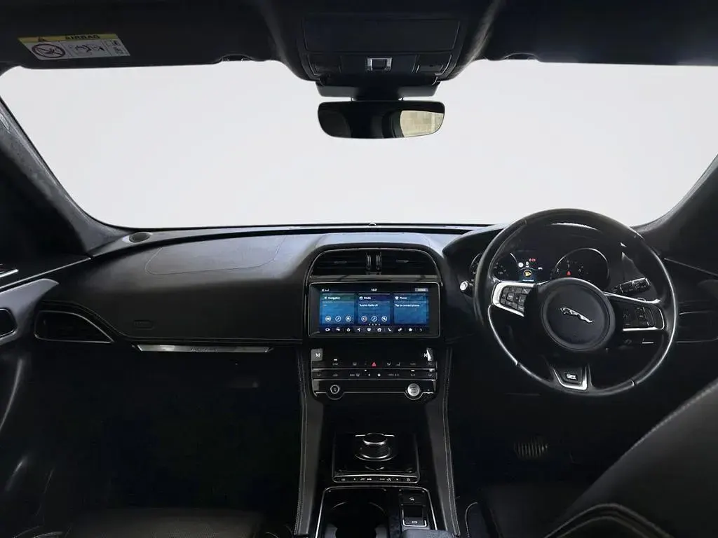 Used Jaguar F-Pace R-Sport 180 HP (132 kW) 2019 White SUV
