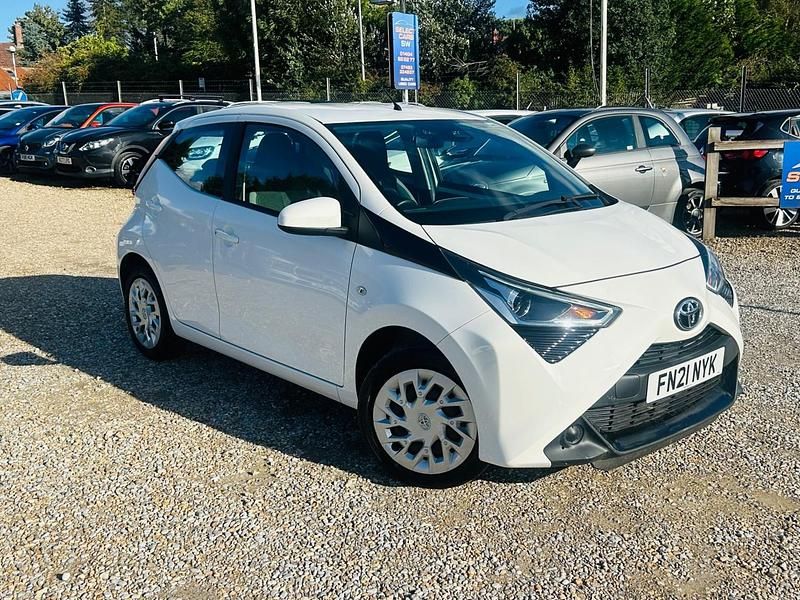 White Used 2021 Toyota Aygo X-play Hatchback | £8,995 (Fair price) - Image 1/4