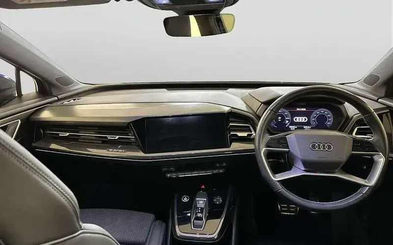 Second-hand Audi Q4 e-tron S-Line 150 kW (204 CP) 2023 SUV
