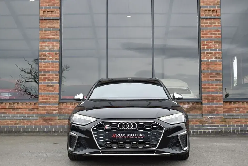 Usado Audi S4 Black Edition 347 HP (255 kW) 2020 Preto Carrinha