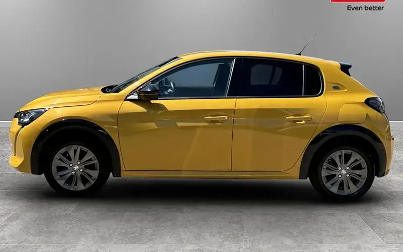 Used Peugeot e-208 Allure Premium 100 kW (136 HP) 2022 Hatchback