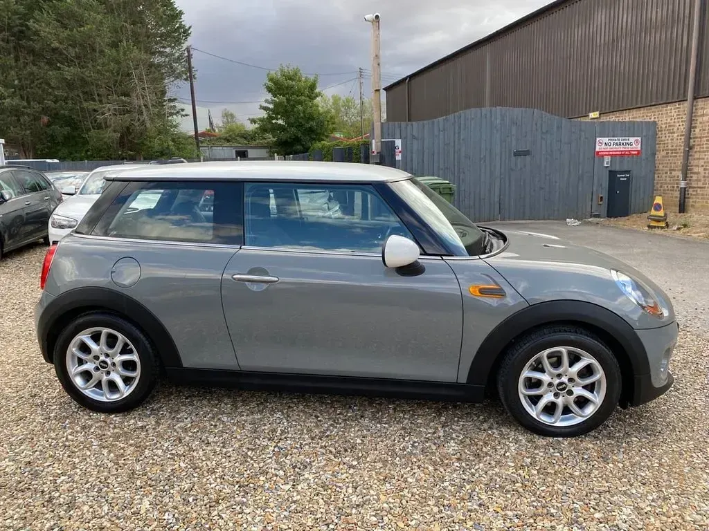 Used Mini Cooper Hatch 136 HP (100 kW) 2017 Grey Hatchback