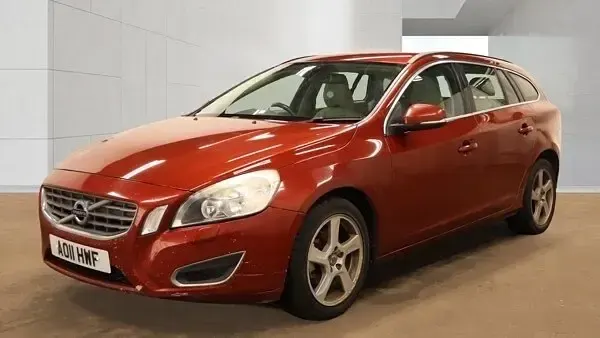 Used Volvo V60 SE 115 HP (84 kW) 2011 Red Estate