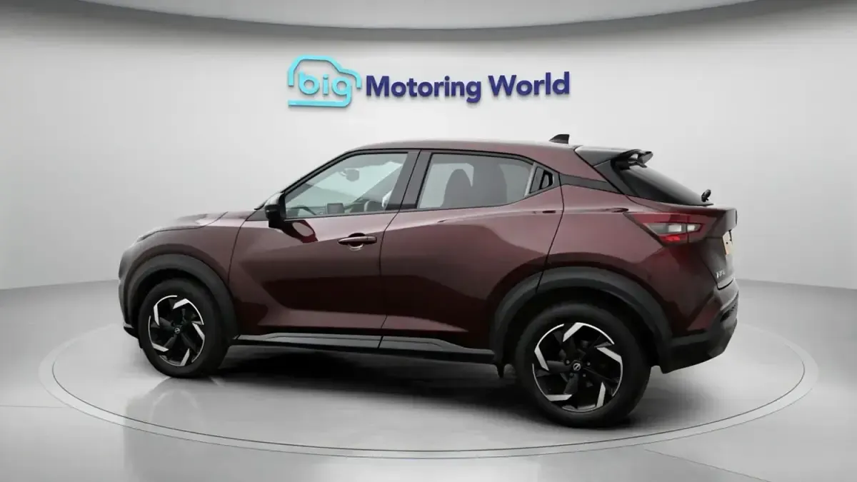 Usado Nissan Juke N-Connecta 114 CV (83 kW) 2023 Rojo SUV