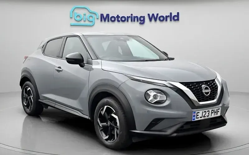 Begagnad Nissan Juke N-Connecta 114 HK (83 kW) 2023 SUV