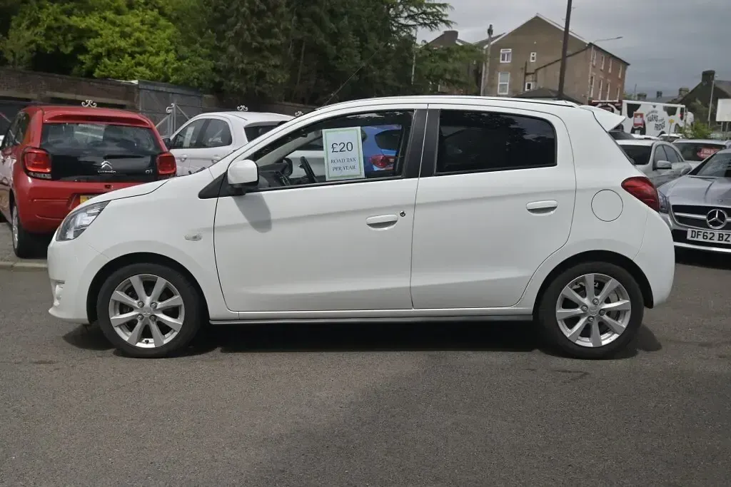 Used Mitsubishi Mirage 79 HP (58 kW) 2013 White Hatchback