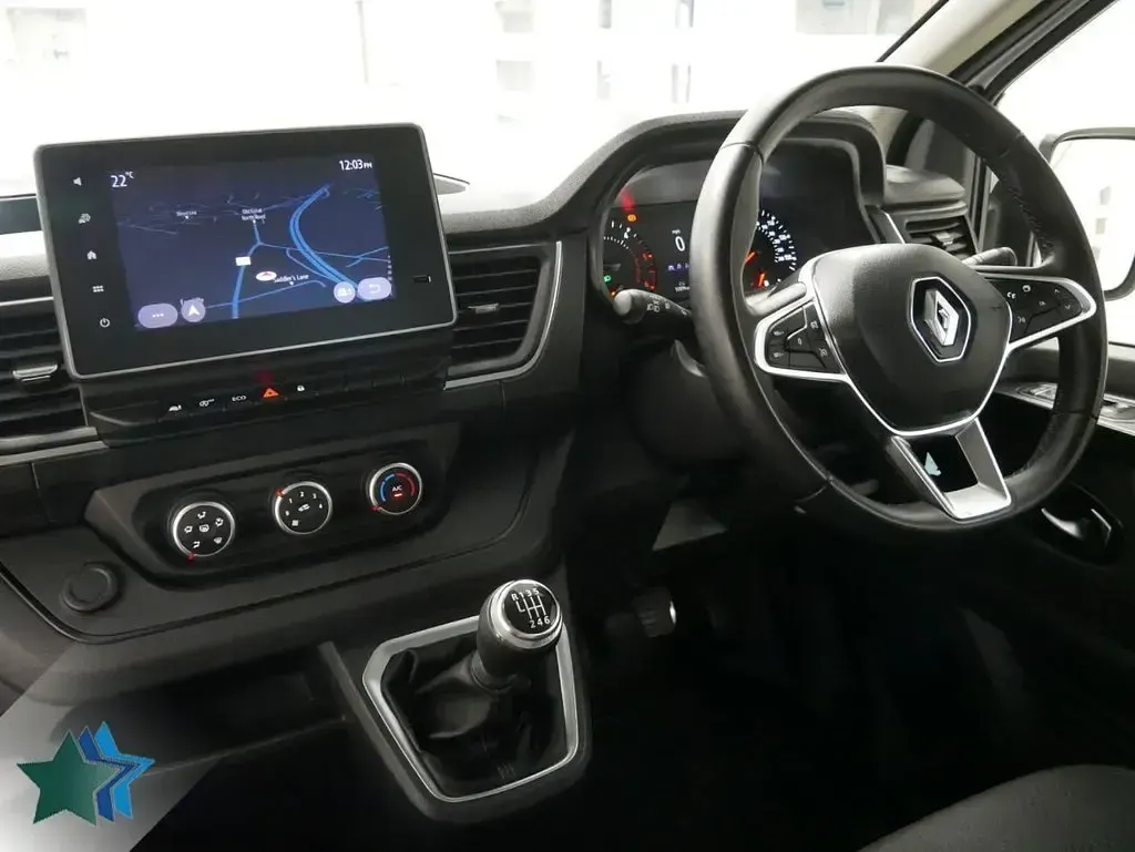 Used Renault Trafic 130 HP (95 kW) 2023 White MPV