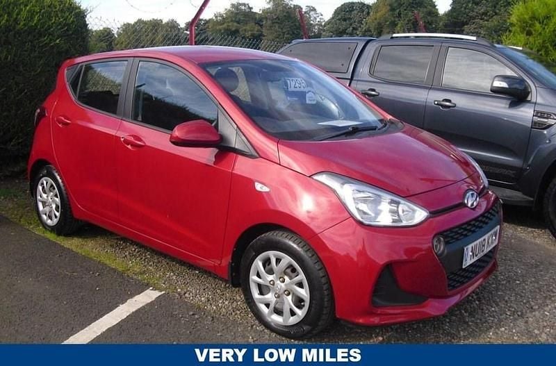 Red Used 2018 Hyundai i10 SE Hatchback | £7,295 (Good price) - Image 1/3