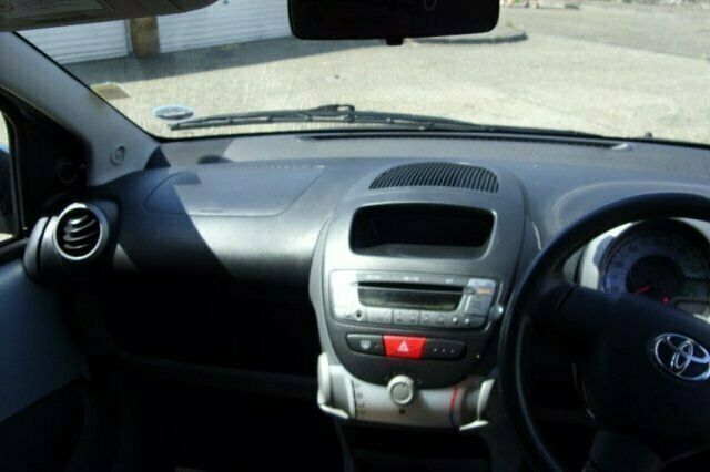 Used Toyota Aygo 67 HP (49 kW) 2005 Hatchback