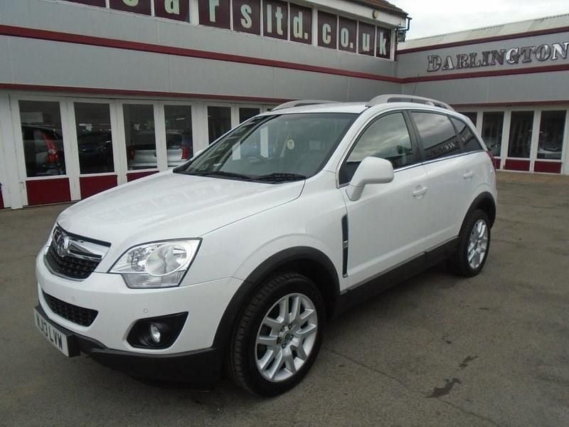 White Used 2013 Vauxhall Antara S SUV | £2,495 (Good price) - Image 1/4