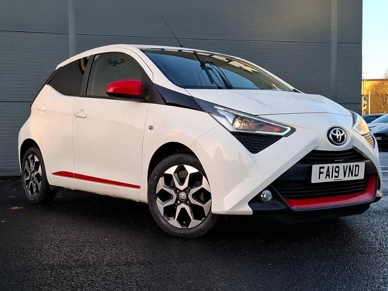 White Used 2019 Toyota Aygo Trend Hatchback | £8,698 (Fair price) - Image 1/4