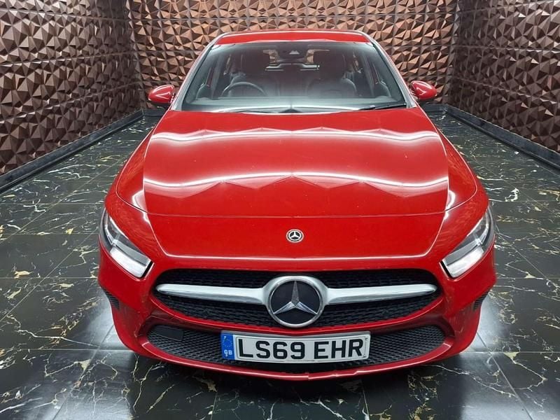 Used Mercedes A180 SE 2019 Red Hatchback
