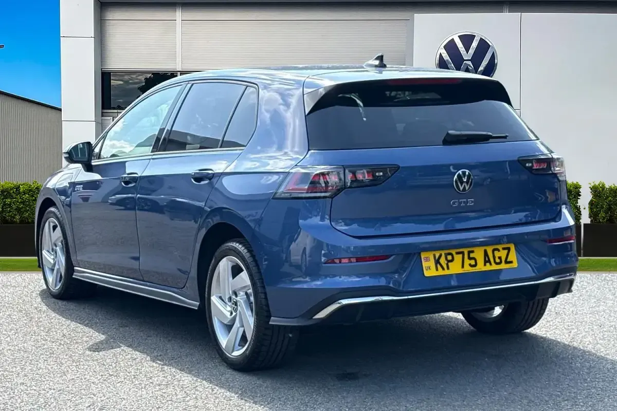Used VW Golf VIII GTE 272 HP (200 kW) 2025 Blue Hatchback