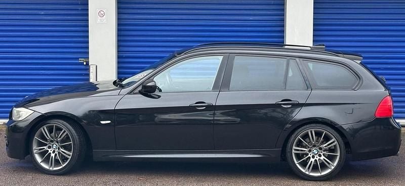 Used BMW 318 Sport Line 2011 Black Estate